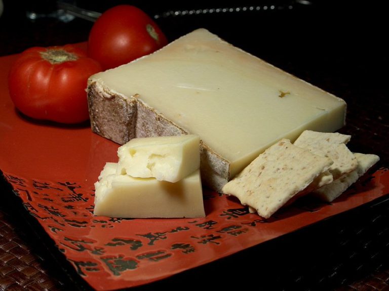 13 Fontina Cheese Substitute- [Types of Cheese to Replace Fontina]