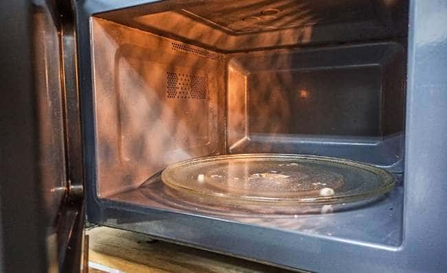 Why Does the Microwave Turntable Turn When the Door is Open?