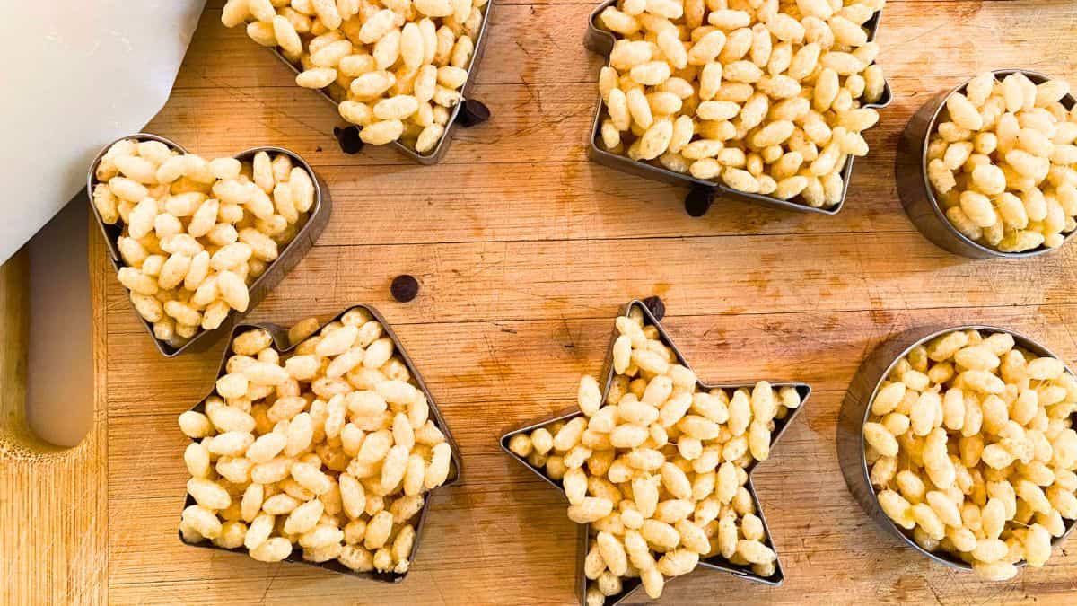 A group of rice krispies in shape of stars.